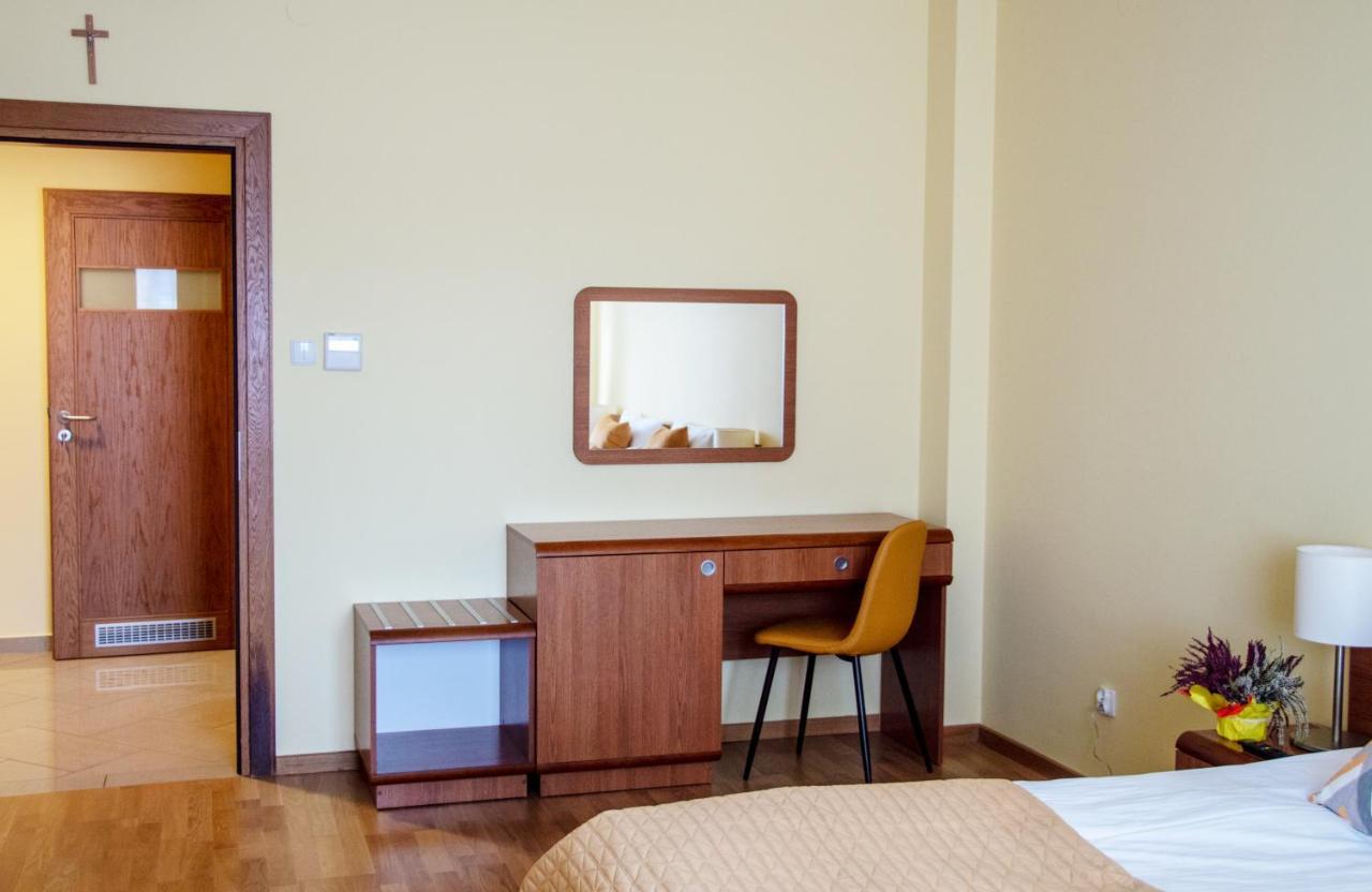 Centrum Okopowa 55 Warsaw Luaran gambar